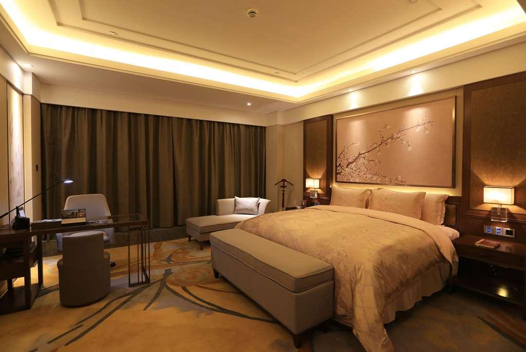 Howard Johnson Xiangyu Plaza Linyi Linyi  Δωμάτιο φωτογραφία
