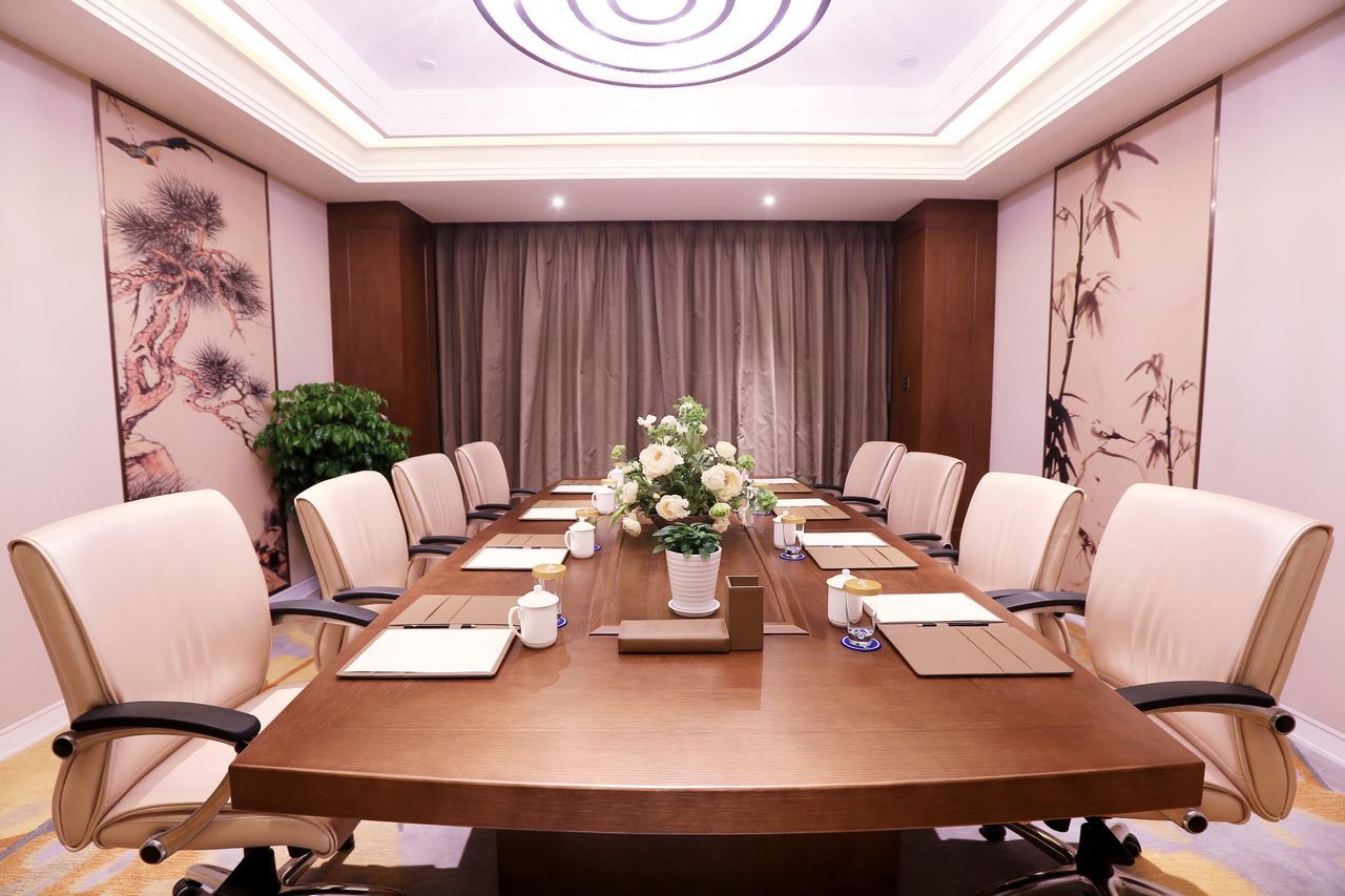 Howard Johnson Xiangyu Plaza Linyi Linyi  Εξωτερικό φωτογραφία